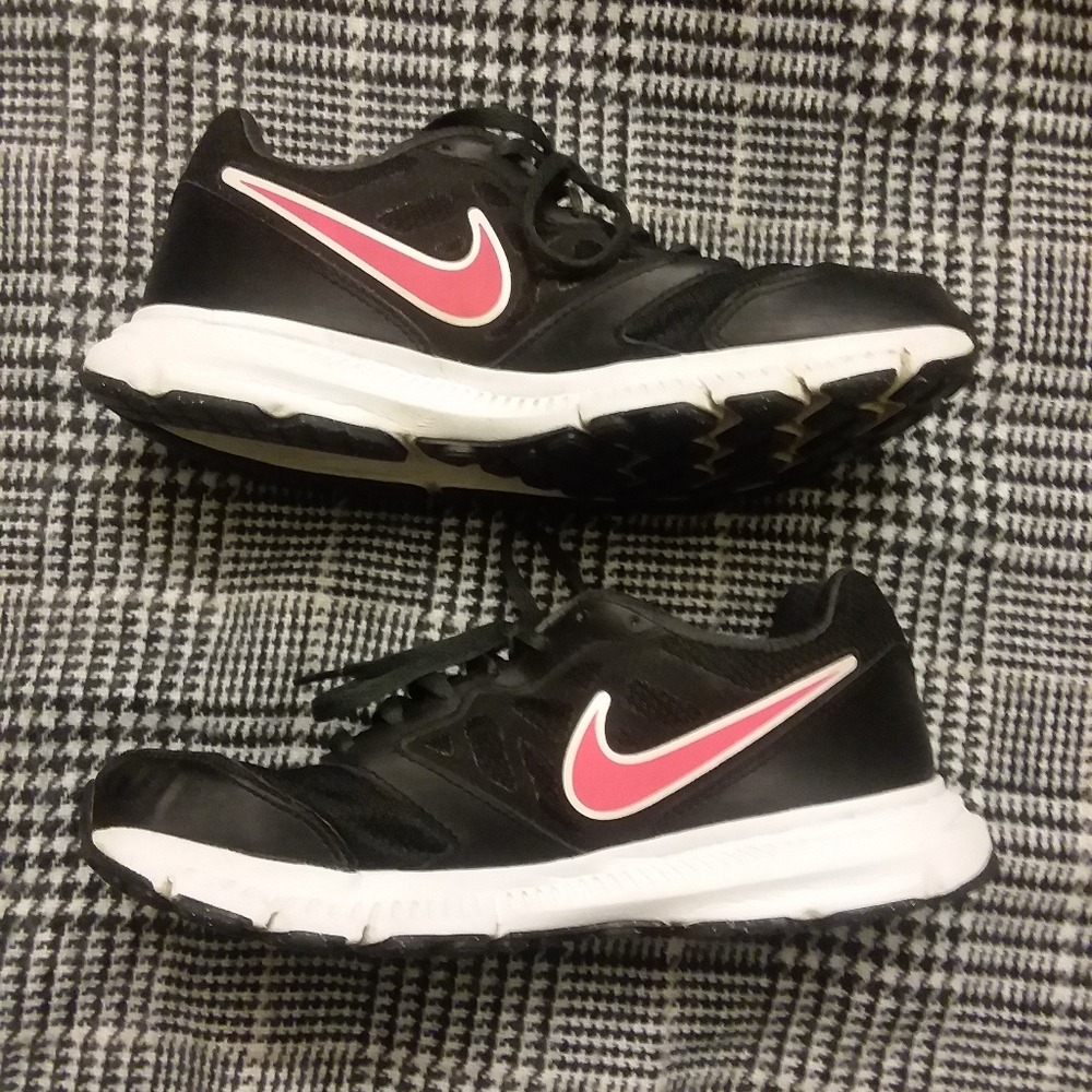 Pre-owned Black 5 Pink Nikes